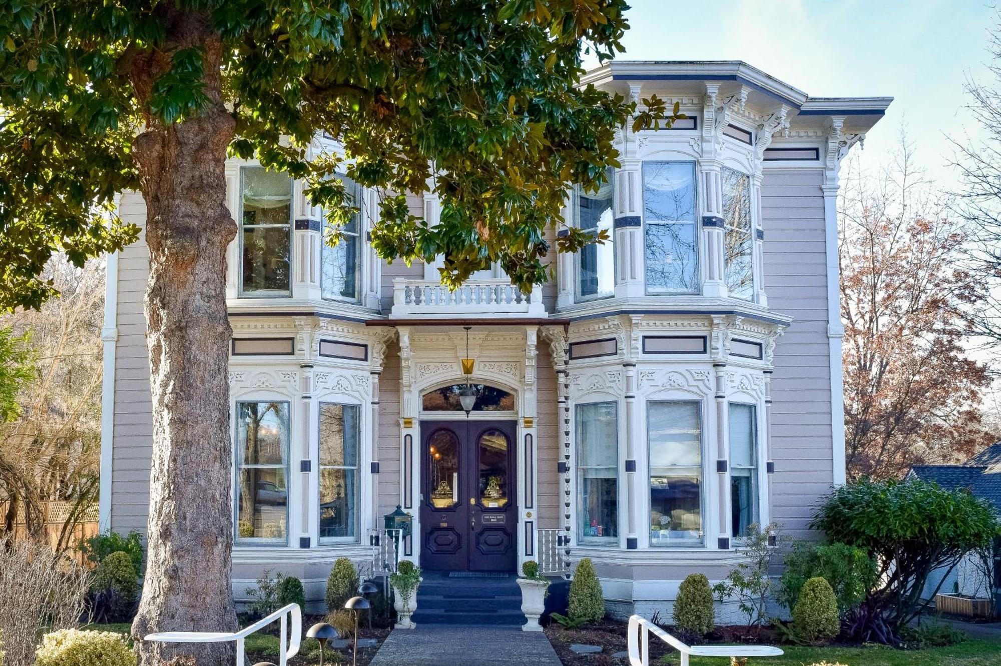 Mccall House Boutique Hotel Ashland Kültér fotó